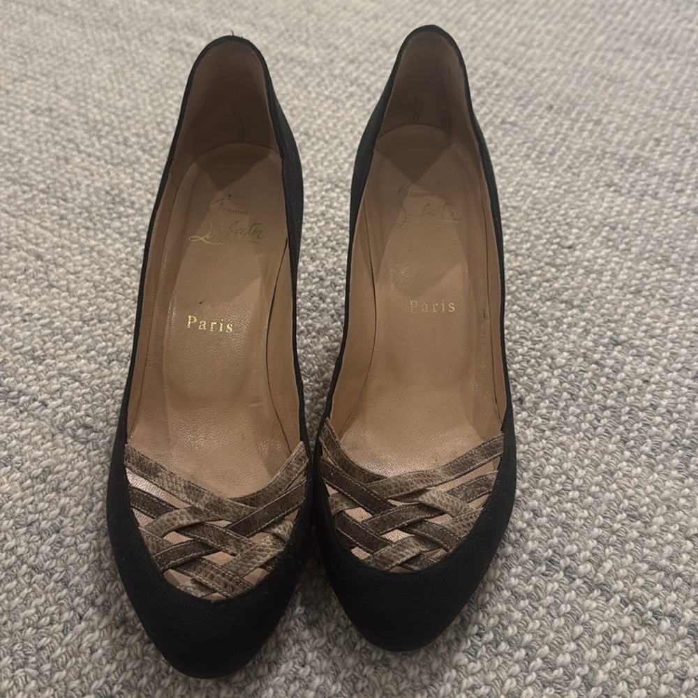 Louboutin Black Pumps With Python Straps, Scallop… - image 1
